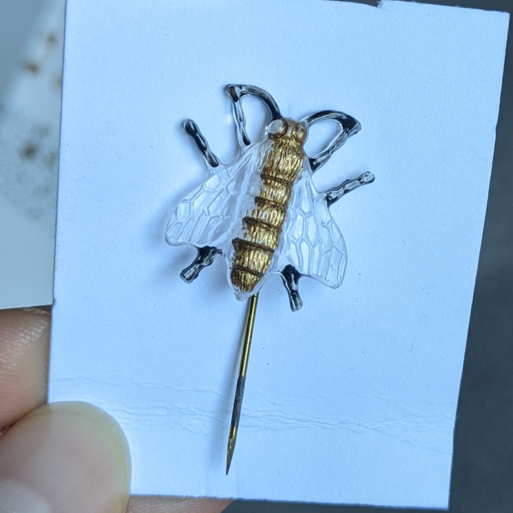Vintage Bee Hat or Lapel Pin